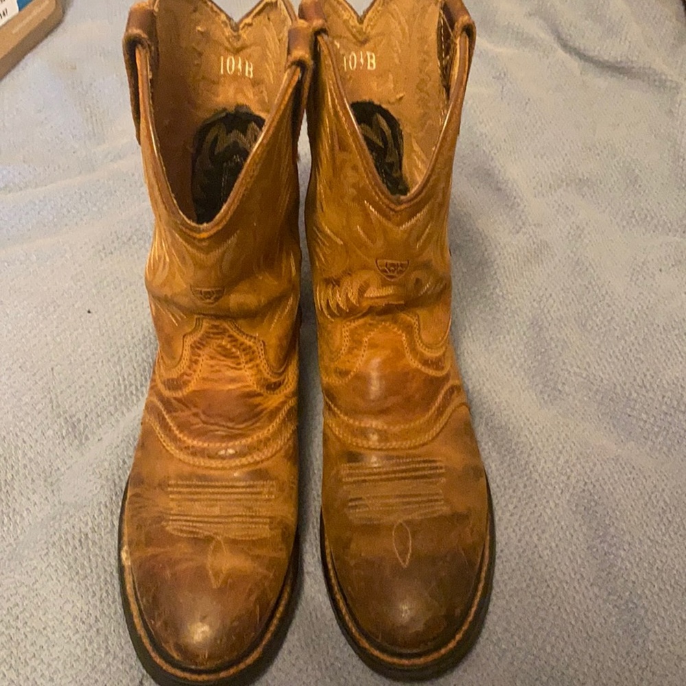 Ariat 10.5B Cowboy Boots